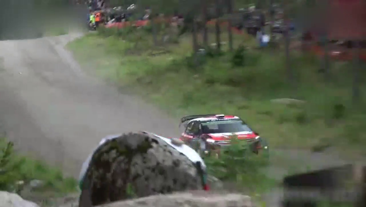 WRC拉力赛：你们慢慢跑，我先飞了