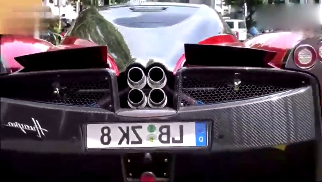 五千万的的帕加尼跑车突然变形，惊倒一片路人