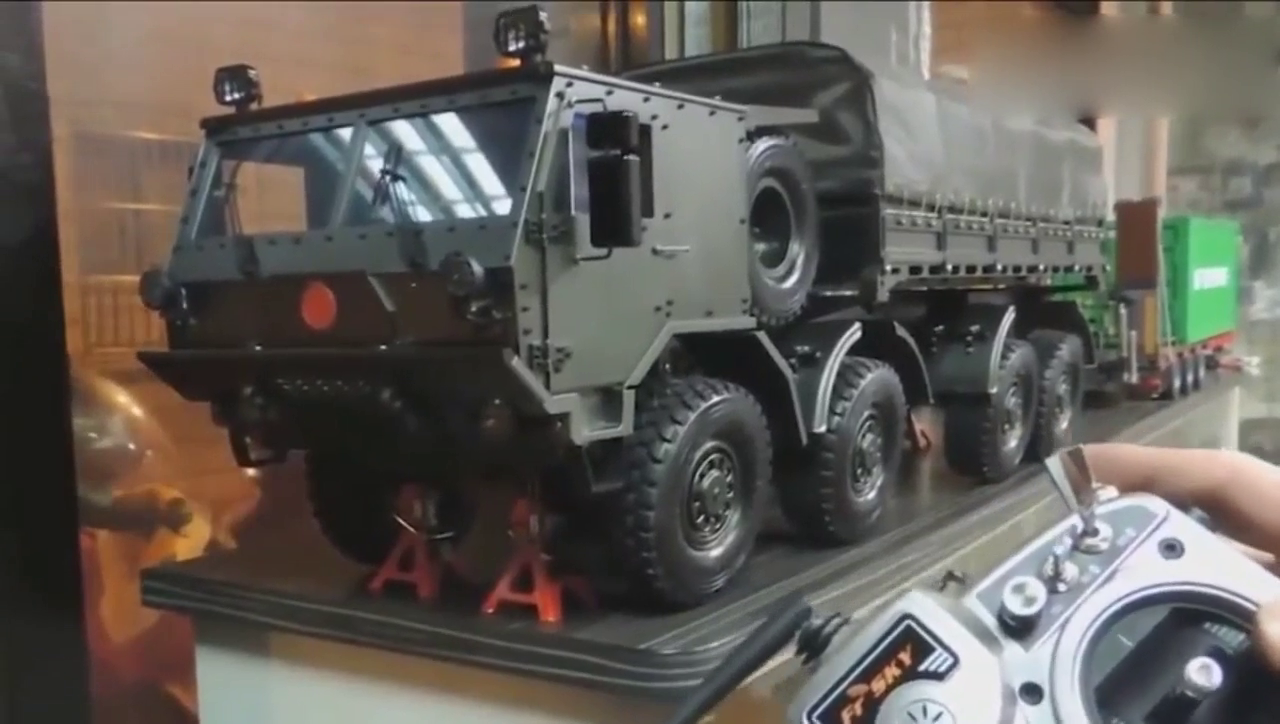 价值2W元的卡车模型, 按下启动键后才知道为啥会这么贵