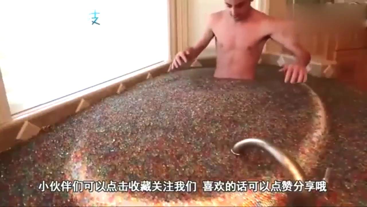 熊孩子的跑车被父母喷漆，父母：不行就再买一个呗