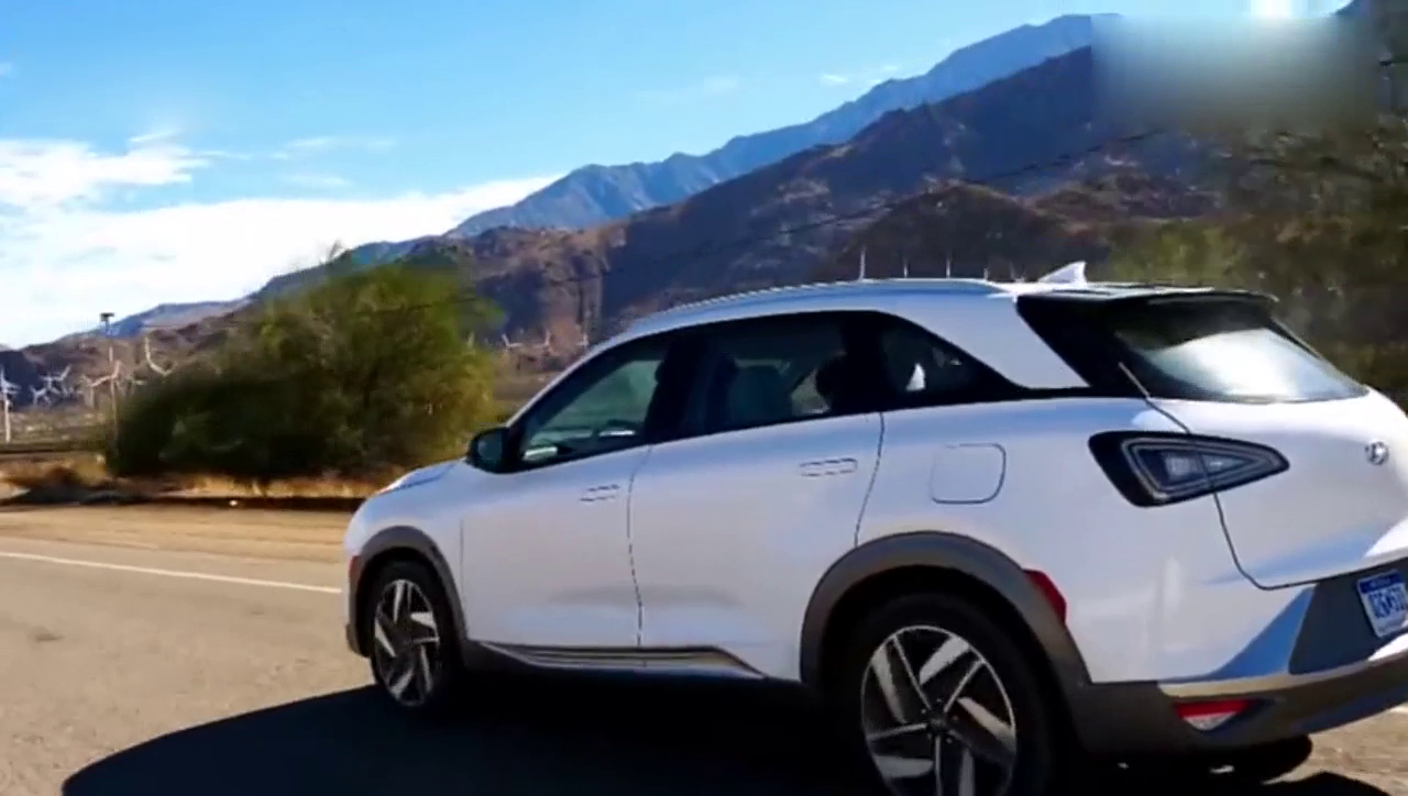 10万级家用车，高颜值低油耗，嫌朗逸烂大街可以看看这两款合资车