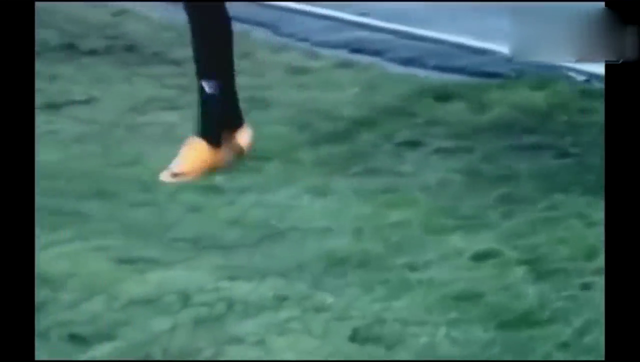 布加迪跑车和人起步速度，大比拼，谁胜谁负？