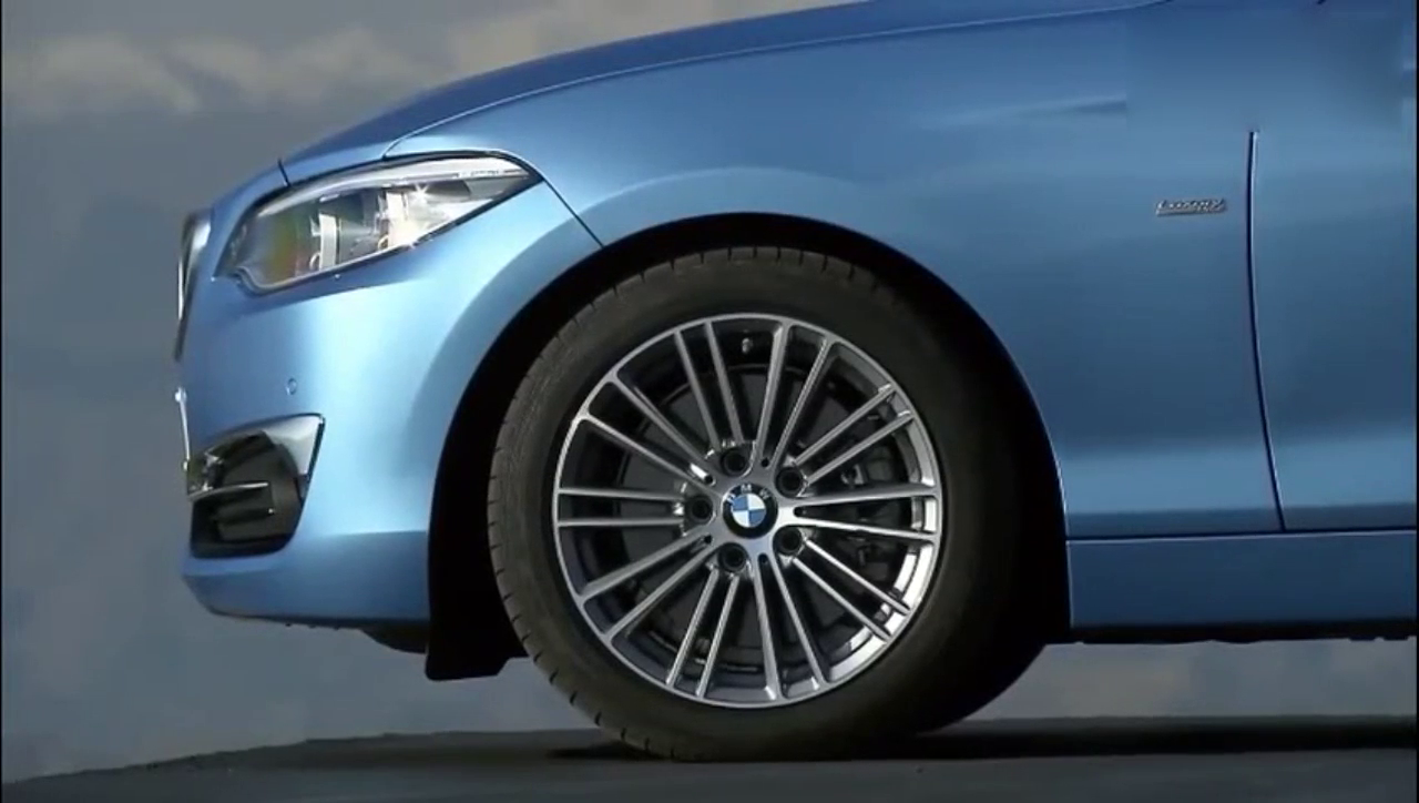 享受阳光敞篷小跑车 新款宝马2系敞篷版展示