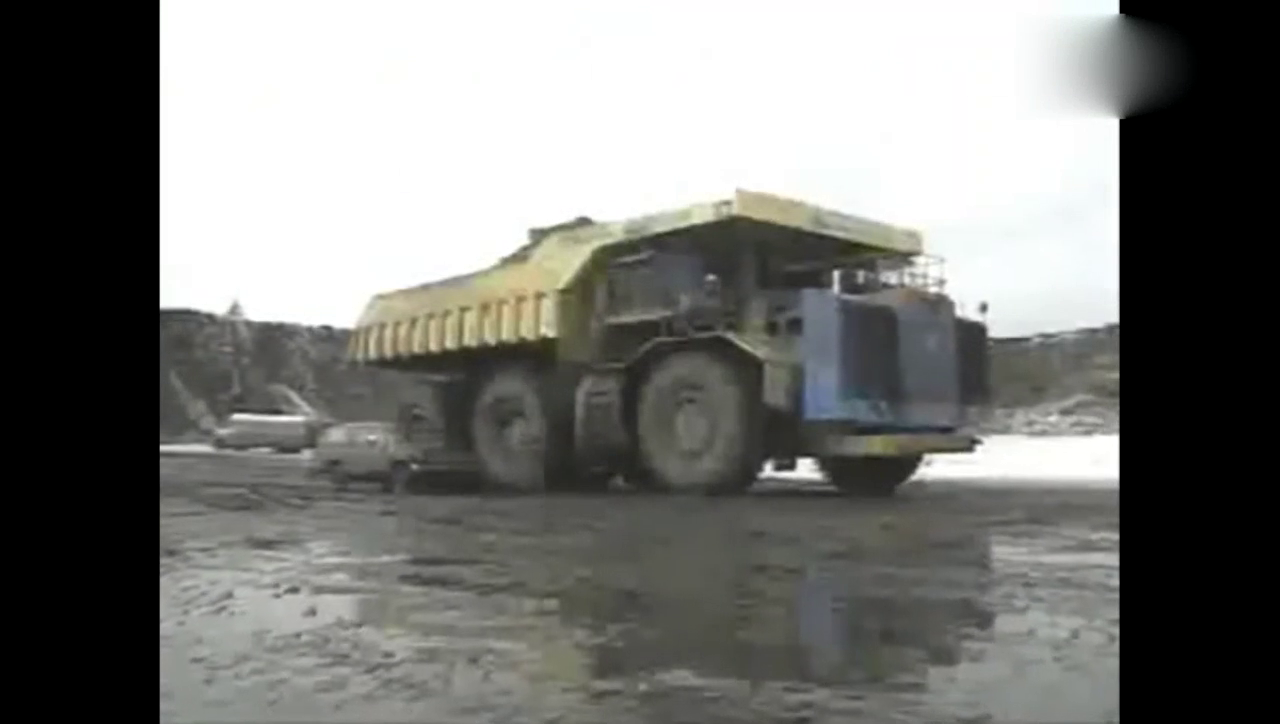 史上最大矿用巨卡车，体积最大，因不经济只生产了一辆