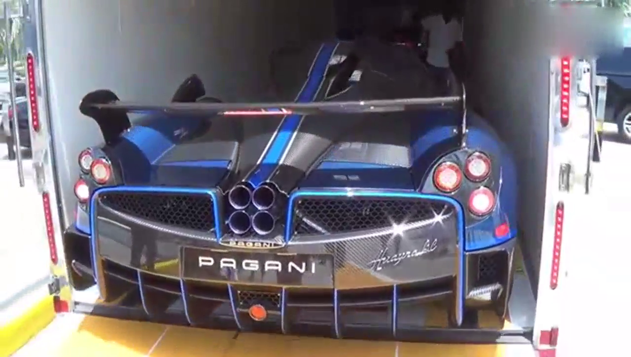 帕加尼HuayraBC千万级跑车后视镜竟然是手动的！