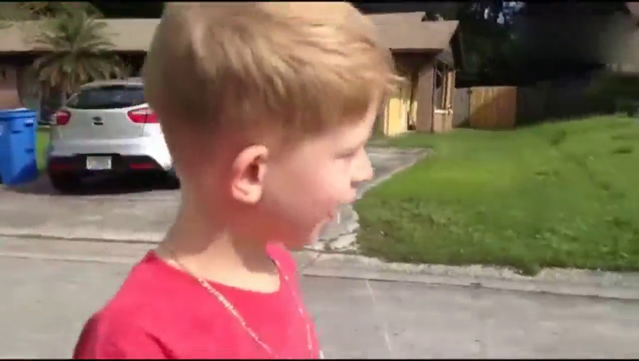 熊孩子用跑车拔牙,一脚油门下去,太酸爽了