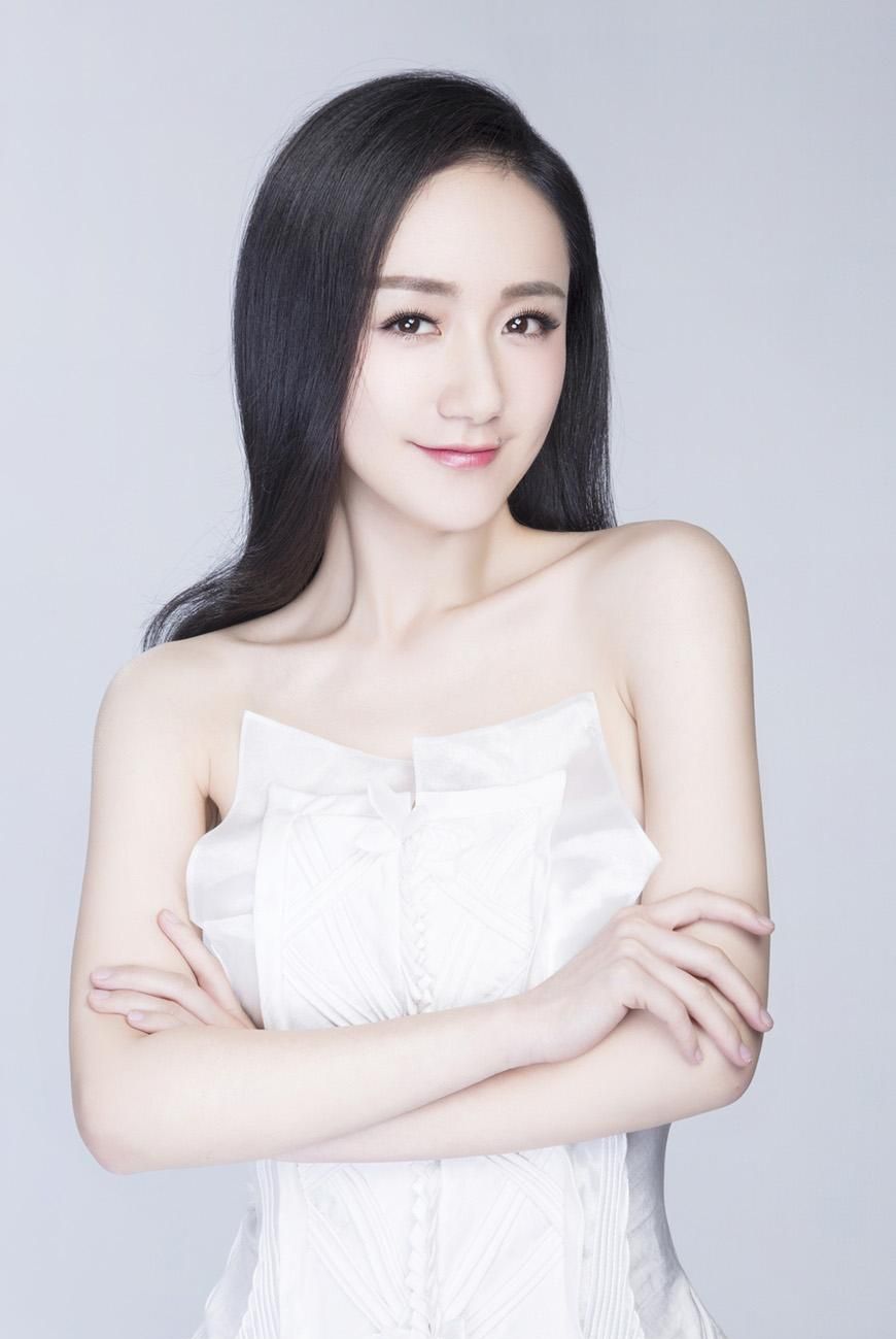 明星李倩娱乐圈实力演员,耐看型美女,是个努力上进的艺人