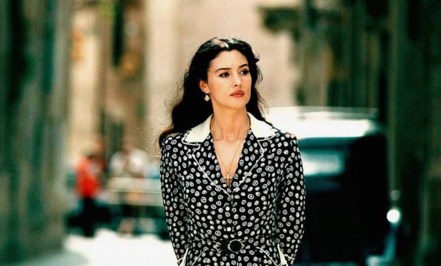 钟爱一生婚纱_钟爱一生婚纱摄影(2)