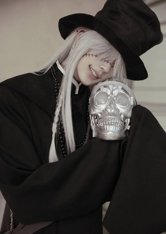 cosplay男装大佬,cosplay女装角色 这张就是熊祁cosplay图片,怎么样,是不是真的很像漫画里的.