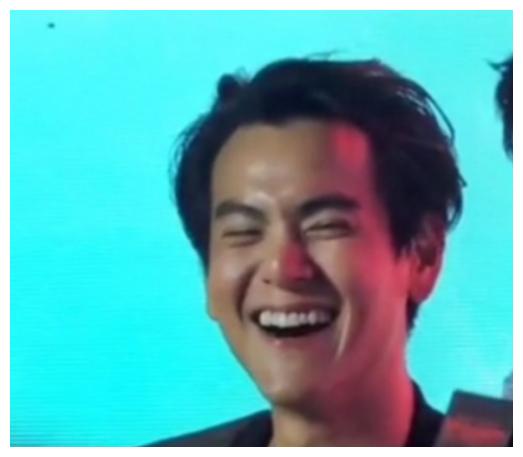 彭于晏活动近照发际线后移变大叔,网友调侃:都