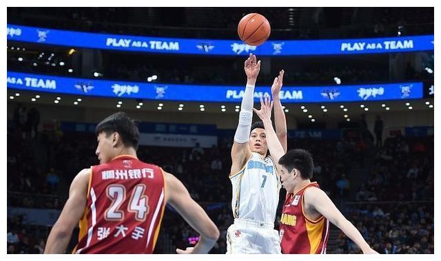 赛季最差表现！北京93：112浙江队，林书豪21中5拼到喘气仍输球！