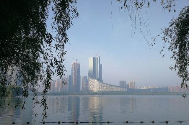 合肥市面积最大的区，相当于3个庐阳区，人口却只有95.2万