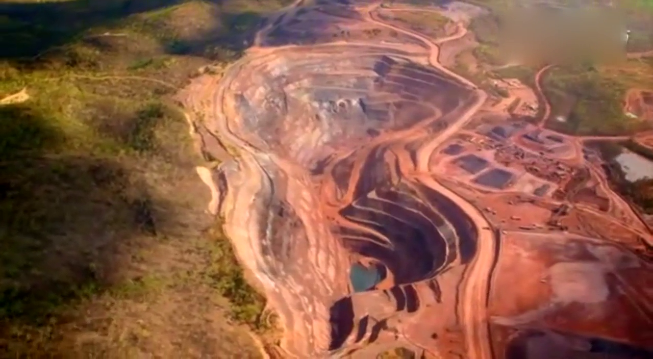 宝马、宾利、GTR跑车爬坑，你猜哪个快？