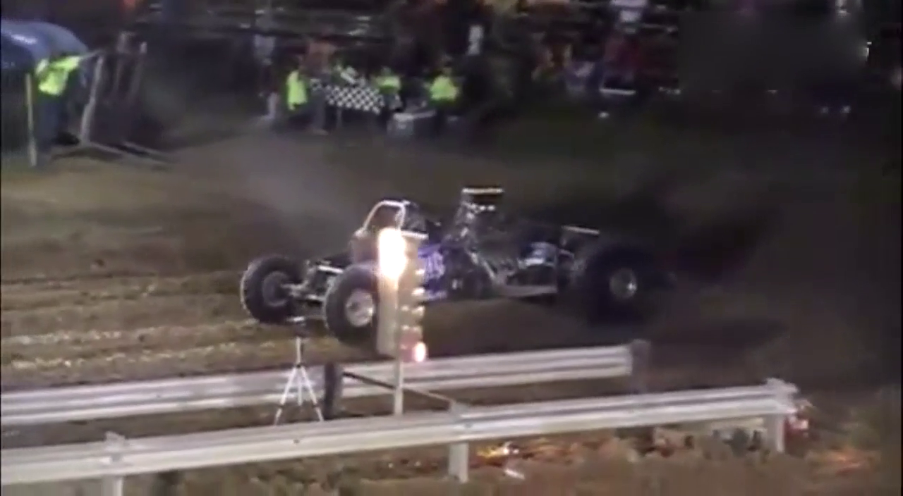 令人激动的赛车视频 改装车很有实力