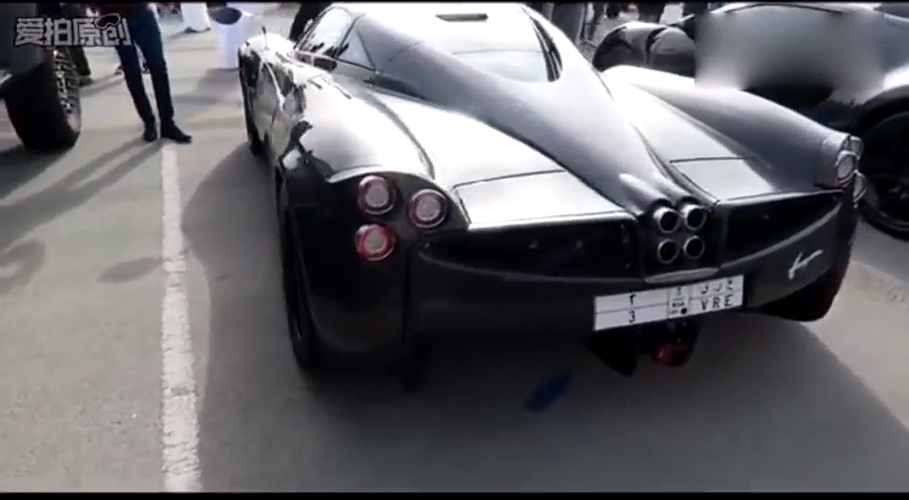 迪拜土豪：偶买噶，这是见过最轰鸣的跑车