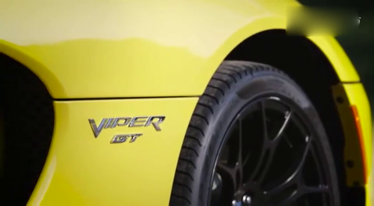 试驾道奇蝰蛇跑车 老牌超跑 传承美式跑车的精髓