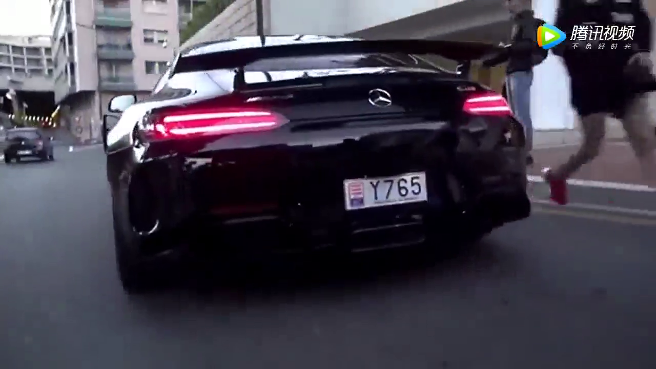 奔驰超级跑车，听声音就感觉上档次