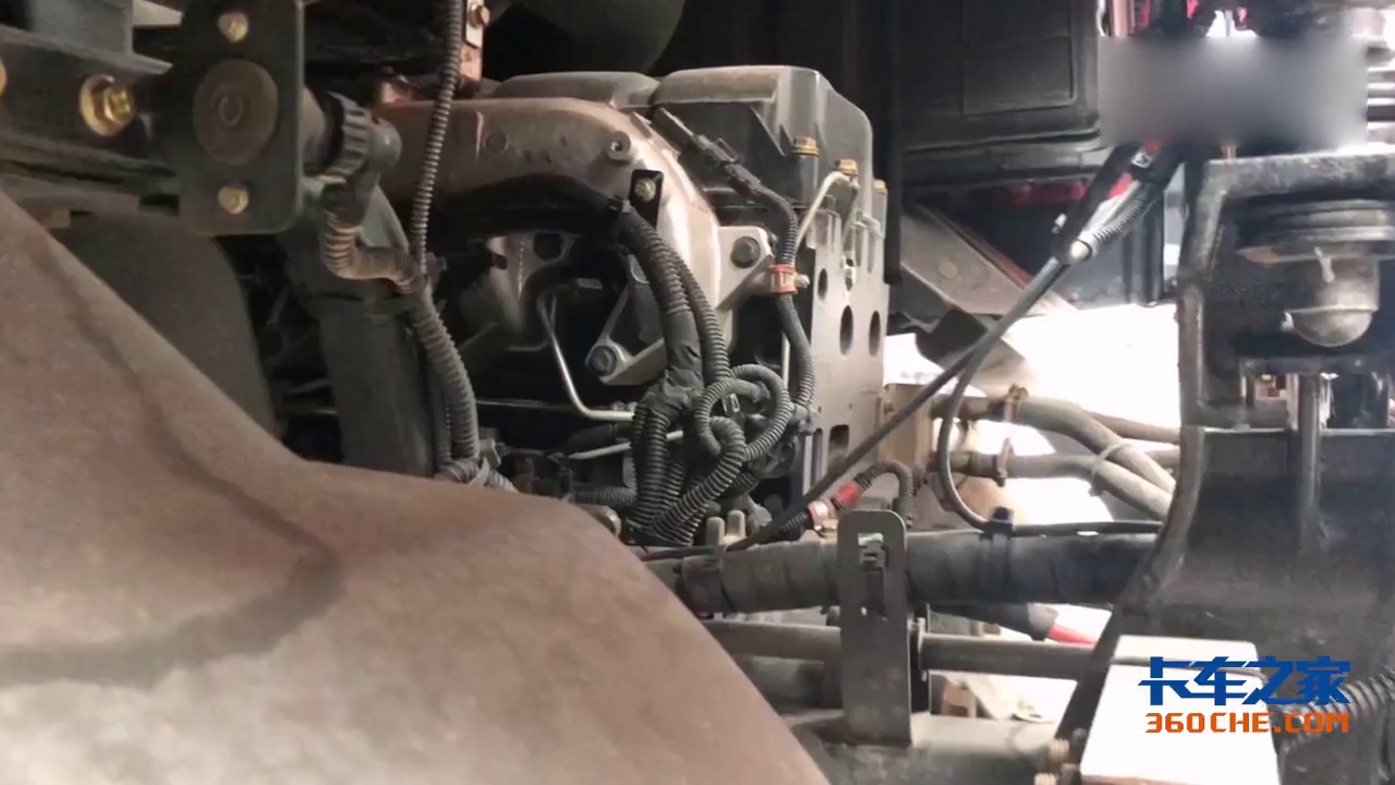 新一代东风天龙KL牵引车，卡车司机：长得越来越像沃尔沃