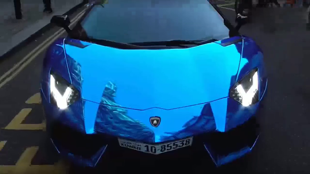 宾利欧陆跑车花百万改装套件，看到这内饰感觉真心值，太霸气了