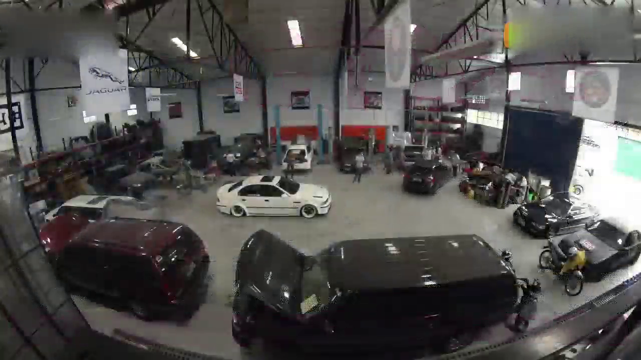 换上新悬吊系统 跑车玩转大趴体！