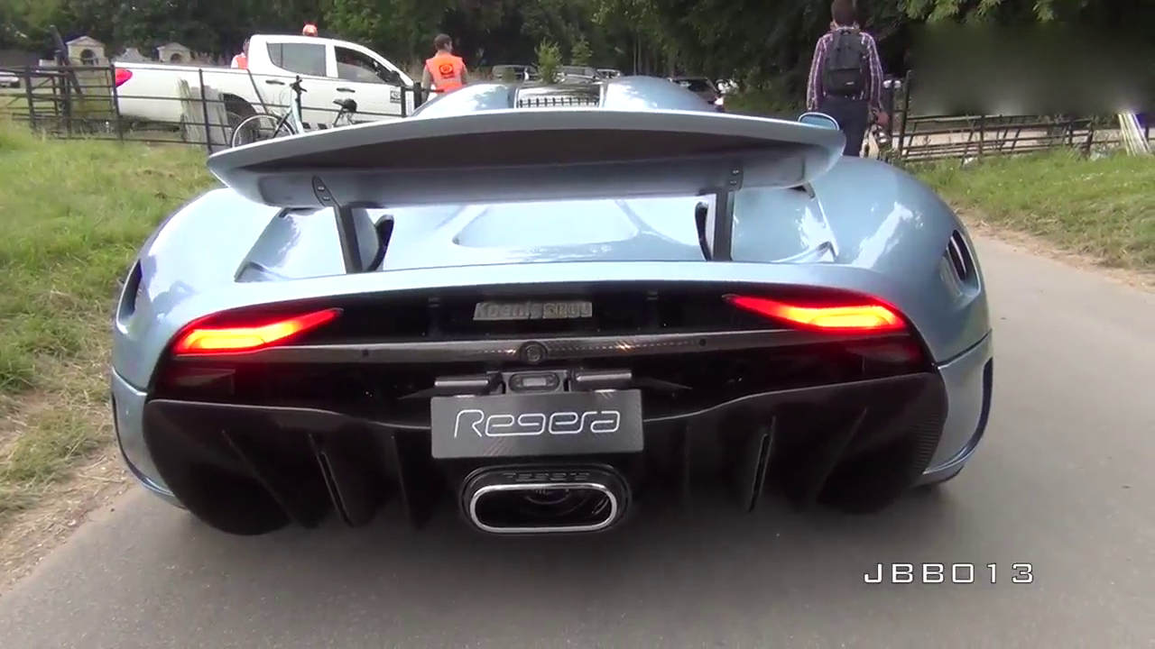 柯尼塞格超级跑车的发动机有多强大？听听声浪就知道了！