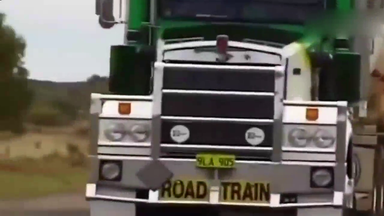 比火车还长的卡车，这司机月薪起码要10万吧