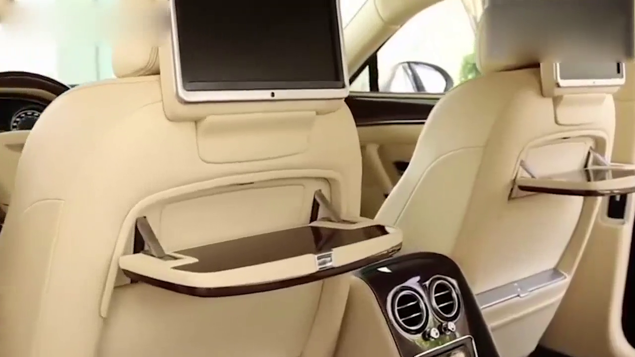 价值450万宾利飞驰，开到路上才知道豪华车的好处！