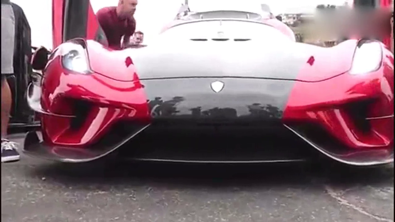 价值4000万的超级跑车，车主按下钥匙后神奇才刚刚开始