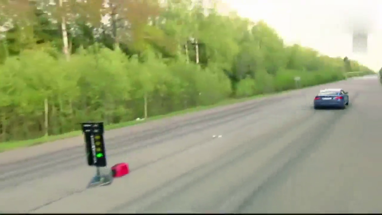 宝马跑车车道测速，高清视频！