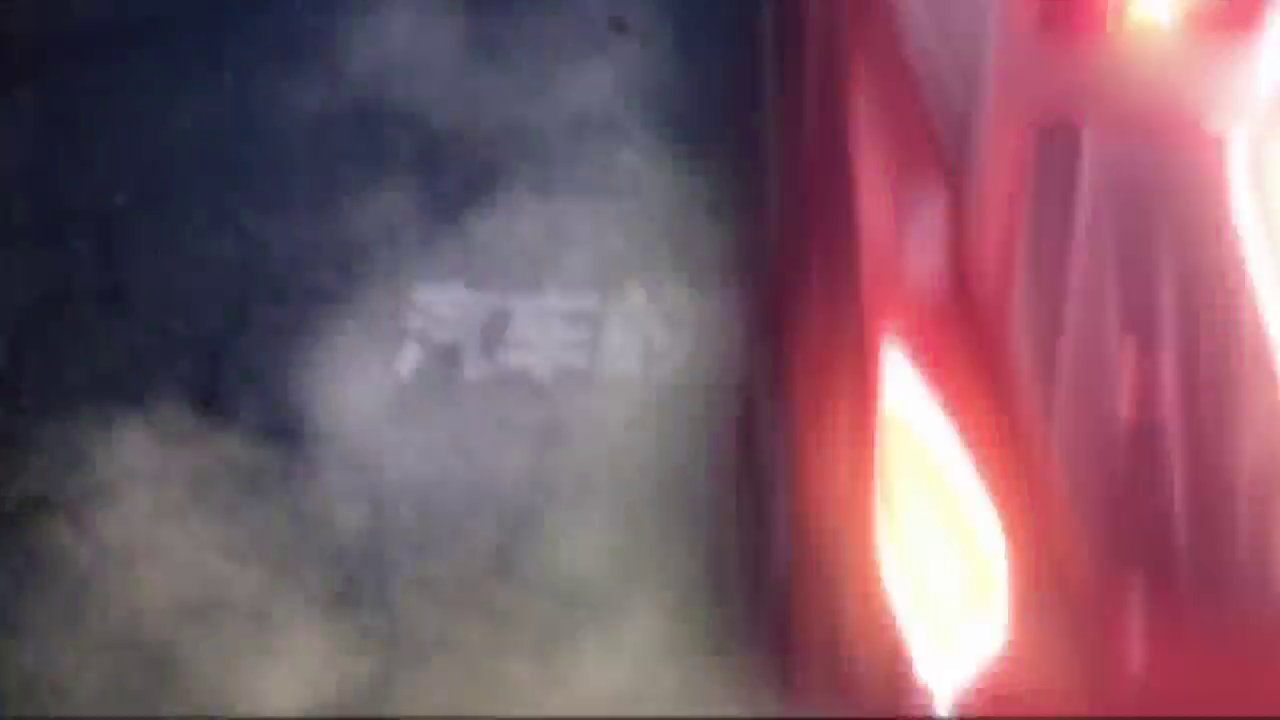 车展上看到一台绿色兰博基尼，外观看起来很霸气