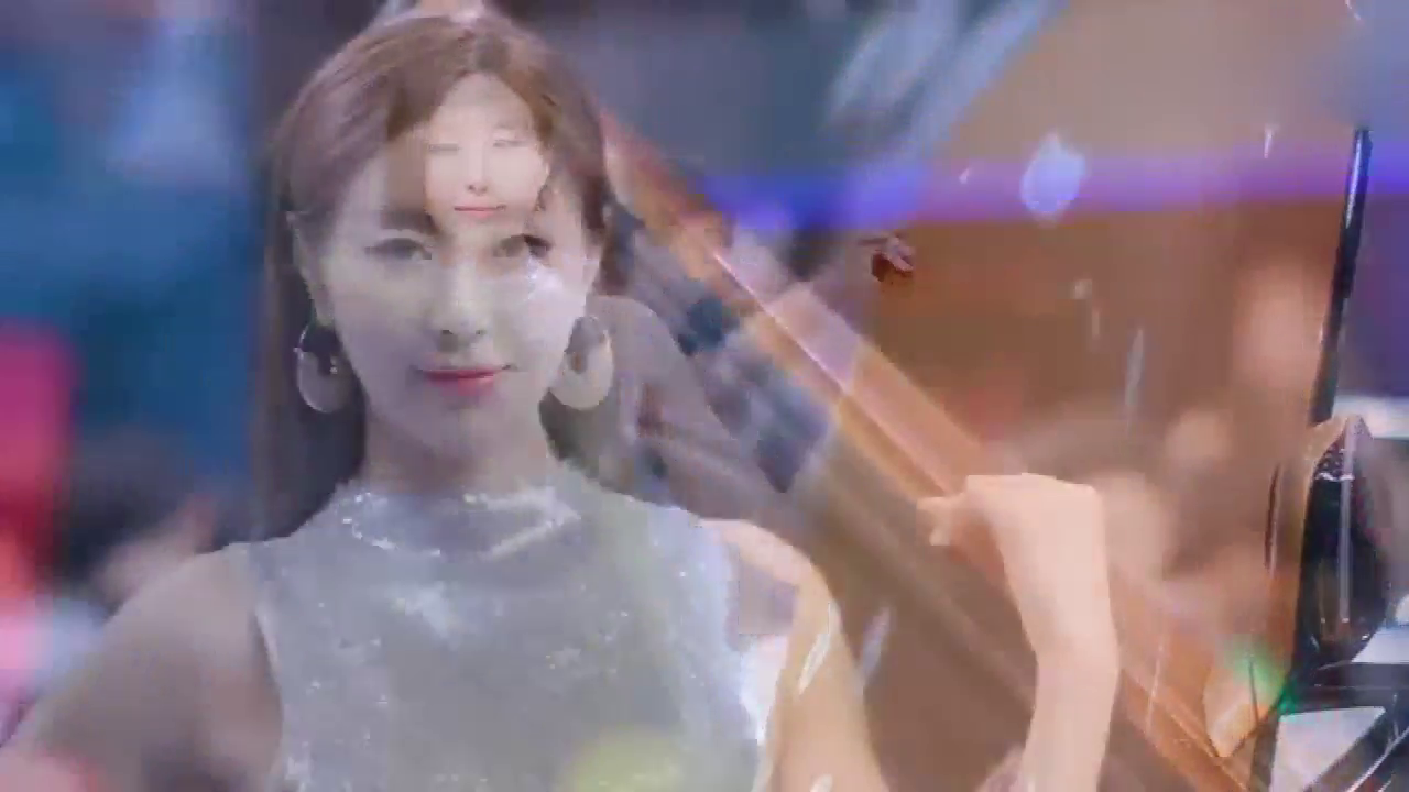 2018釜山车展 车模端庄典雅气质佳