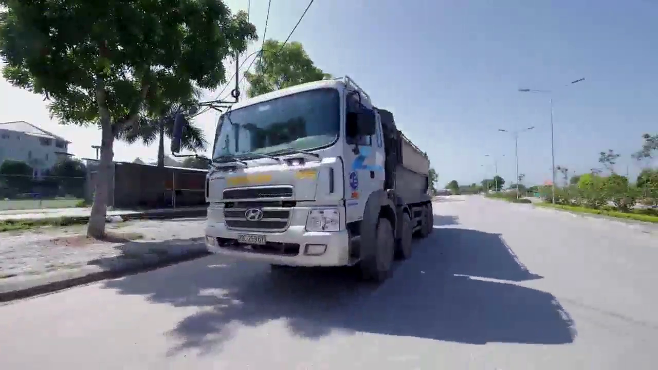 三菱Xpander入门级的MPV动力怎么样？让它拉一辆卡车测试一下