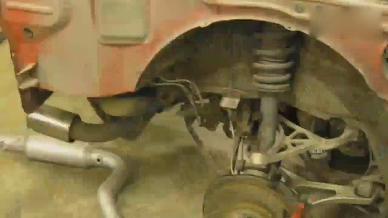 修车小伙按废铁买了了辆报废本田跑车，用二手零件组装好自己开