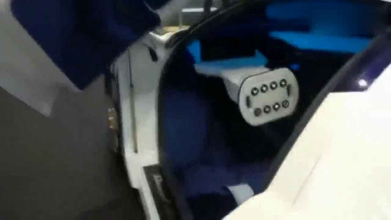 女土豪试驾5000匹马力超级跑车，看到方向盘就懵圈了