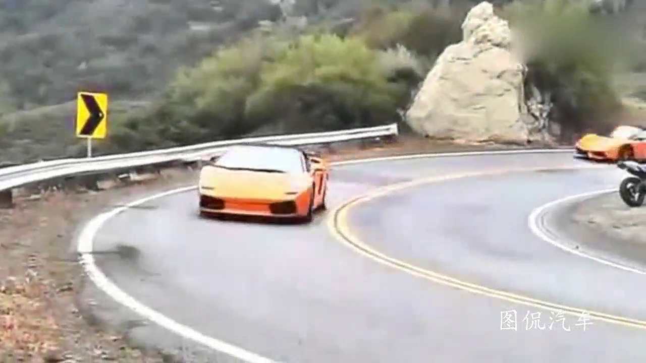 专为豪华跑车打造的公路，没个几百万的车，真不好意思开上去！