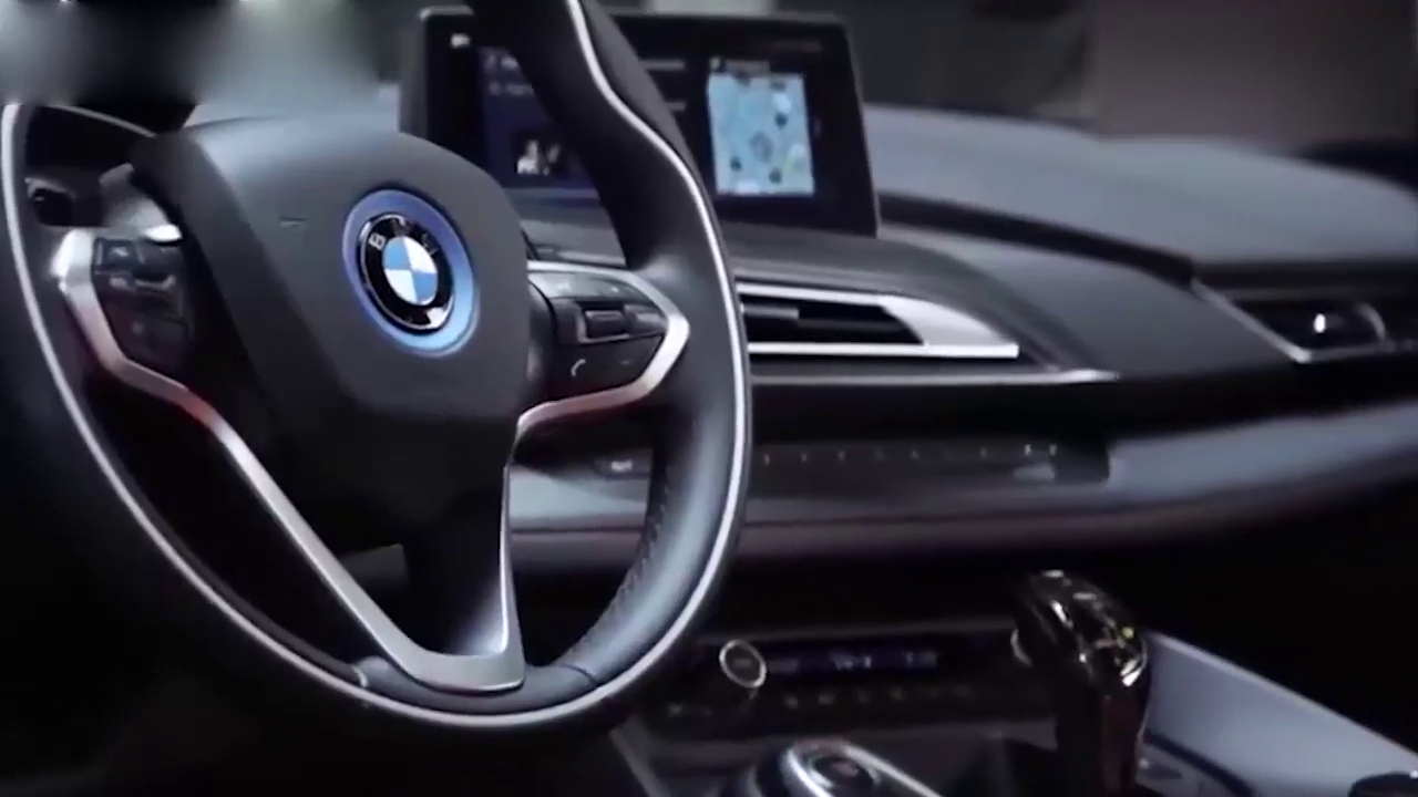 2019宝马i8敞篷跑车PK2019年特斯拉跑车，到底孰优孰劣！