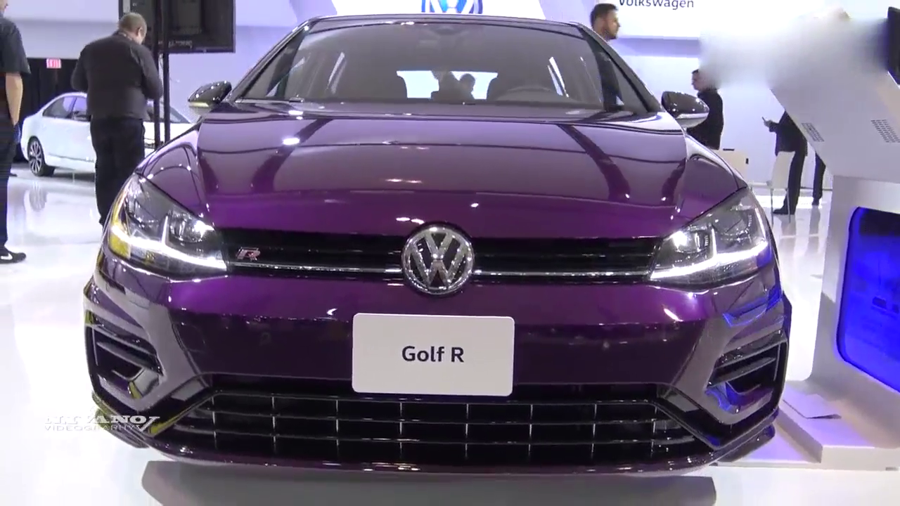 2018款大众高尔夫R车展霸气亮相，看到尾排和LED灯后瞬间心动了