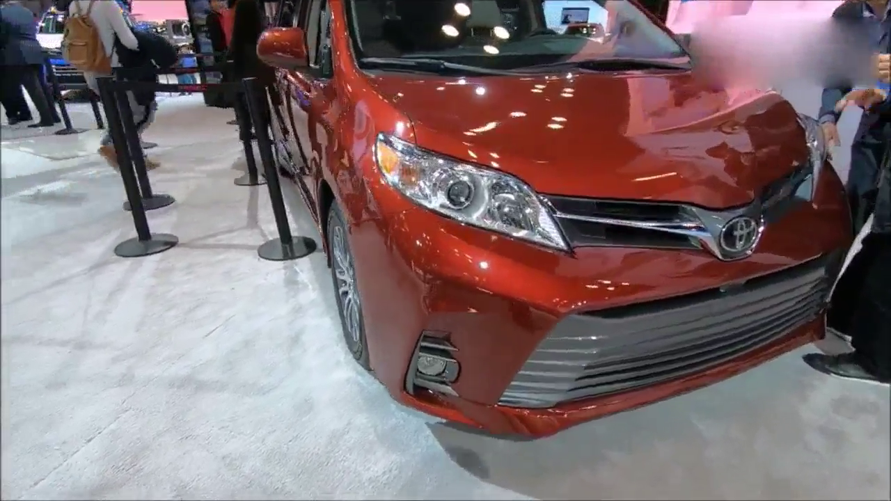 2018款丰田塞纳车展实拍，看到外观和内饰买不买GL8自己拿主意