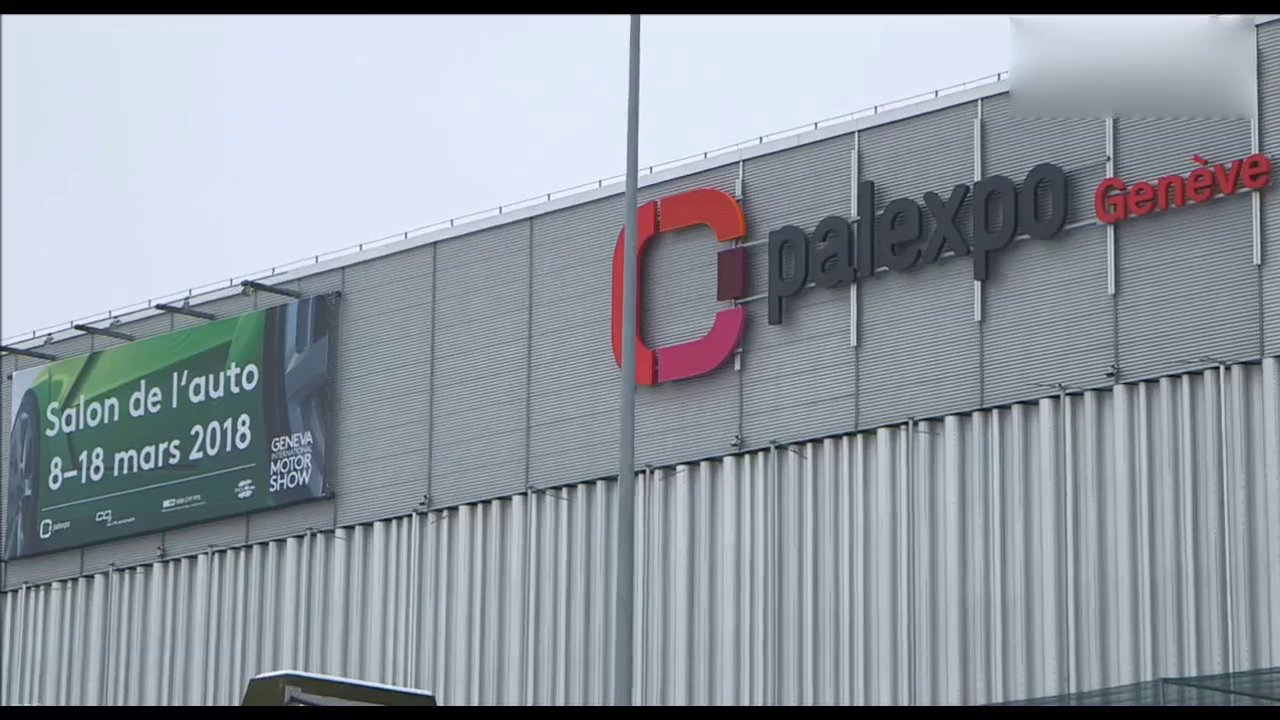 2018日内瓦车展的准备工作：豪车都是用推得