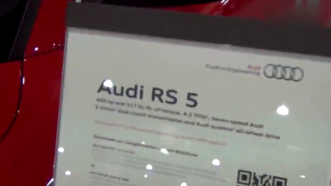 奥迪RS5，国外车展展台实拍，貌美的不能自拔