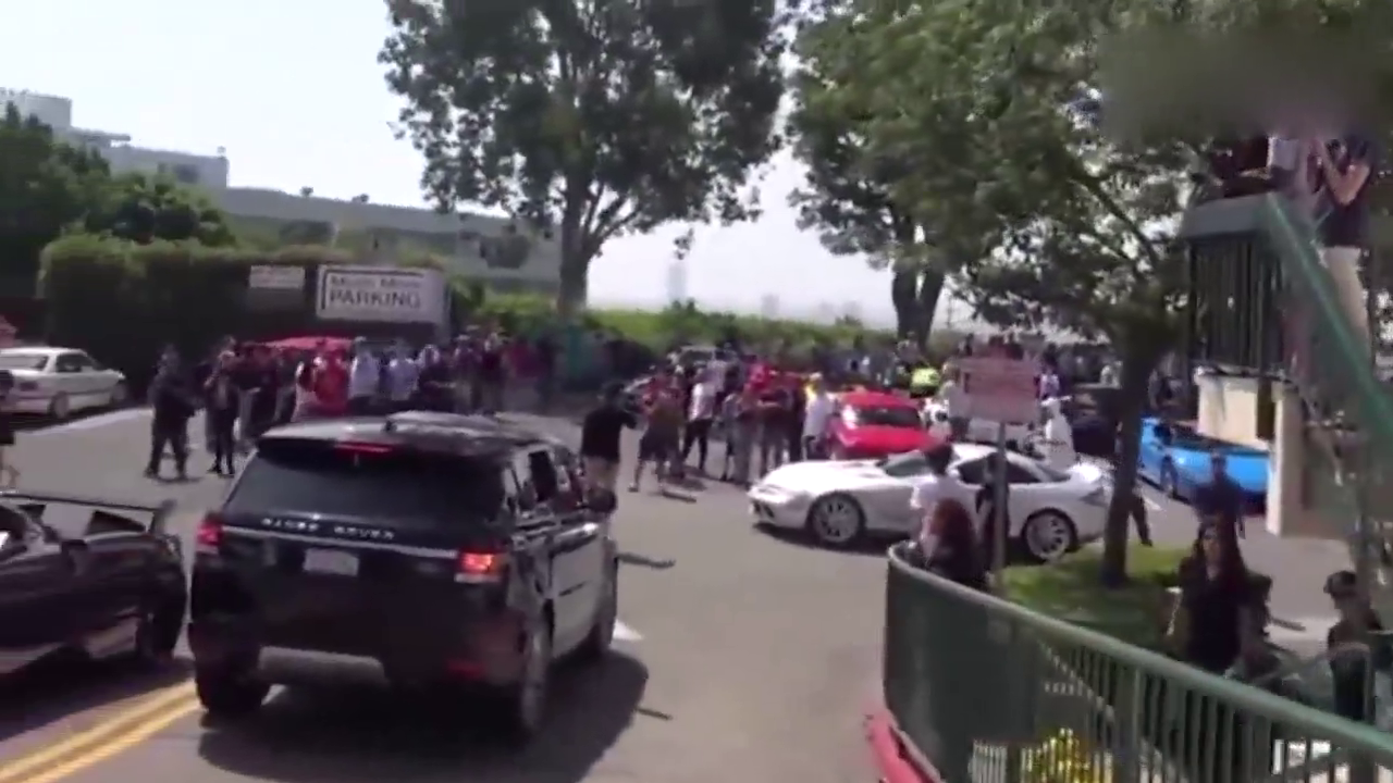 价值3000万的超级跑车，女孩坐上车的一刻才知道有多尴尬