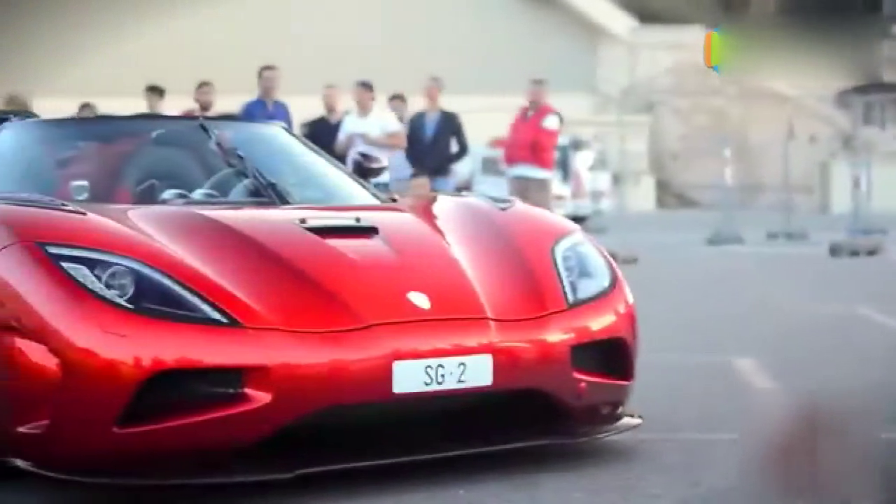 开这样的跑车上街，妹子能不回头看嘛！