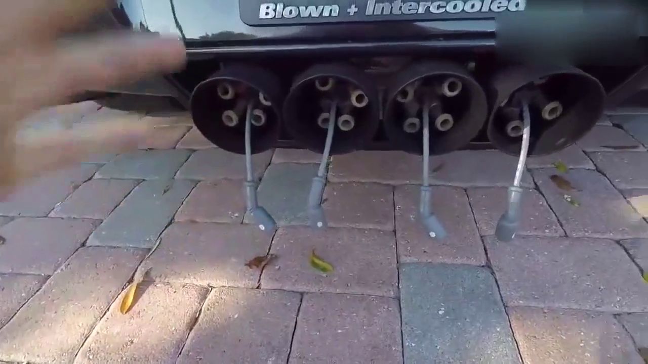 给跑车的排气管装上金属口哨，感受一下引擎声的霸气！