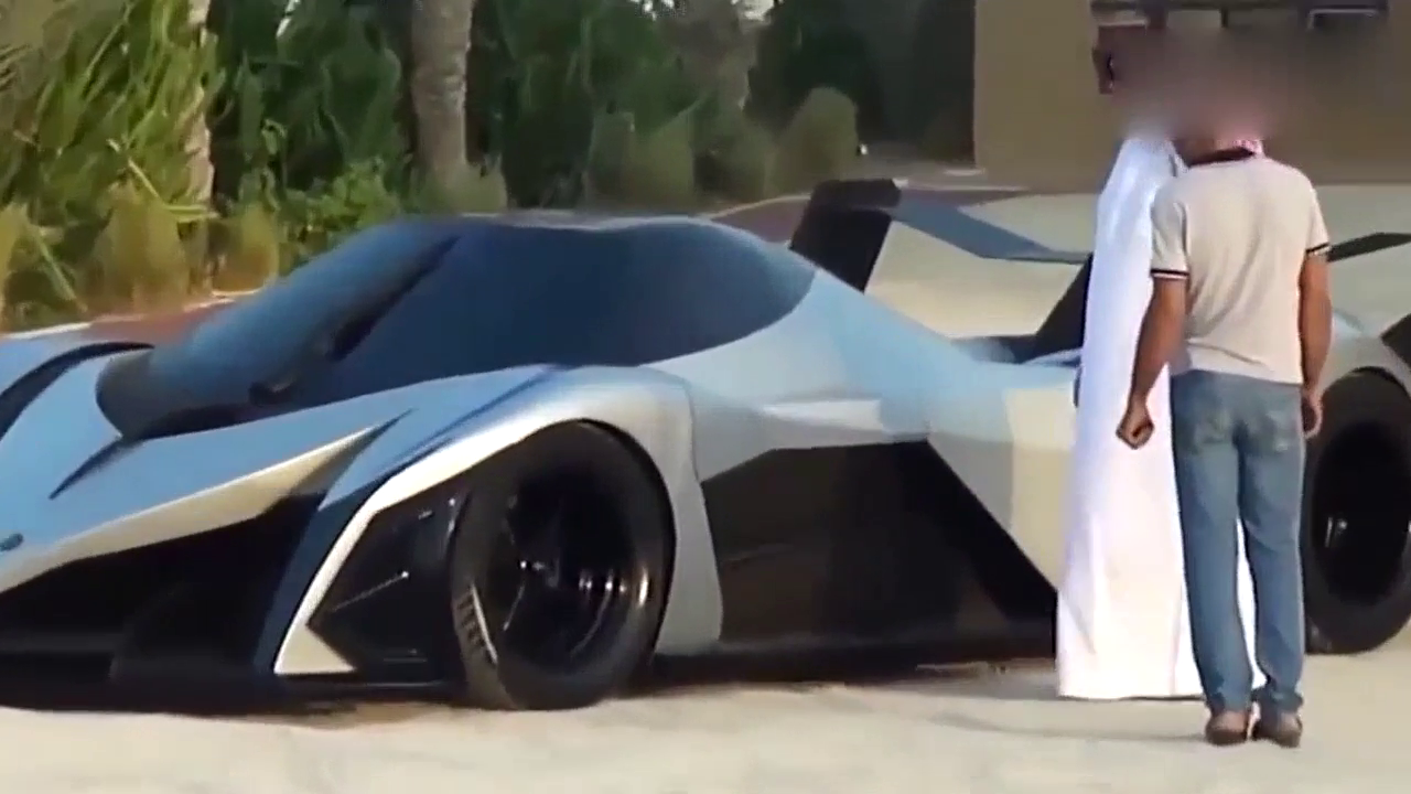 迪拜王子花了9000万定制的超级跑车，倒车时才知道什么叫霸气！