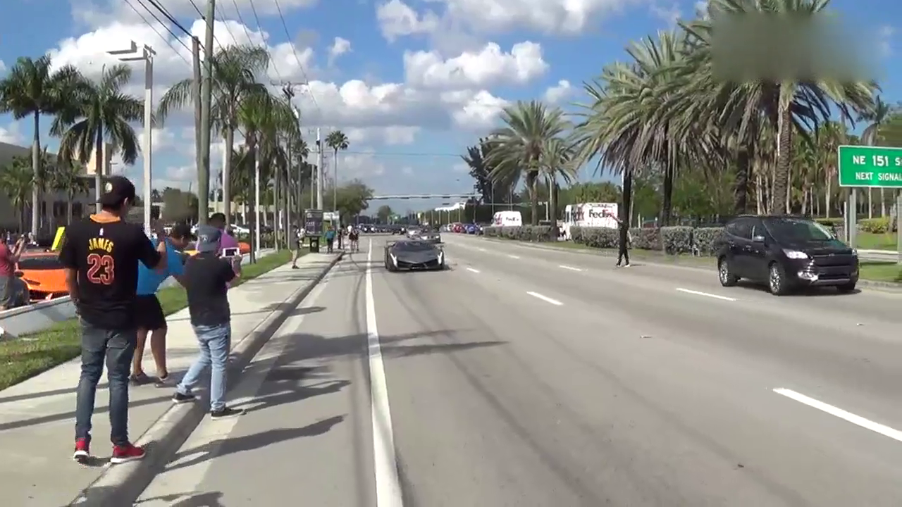 顶级豪华跑车的乐趣兰博基尼围观震撼视神经