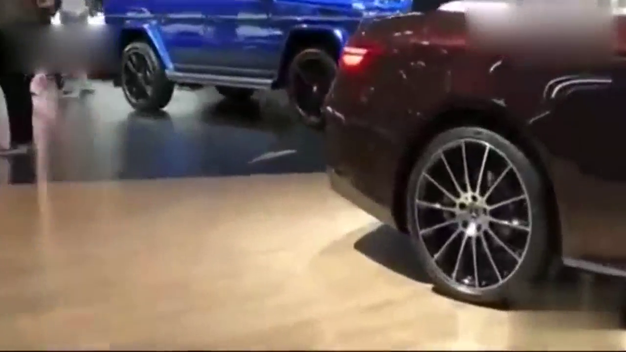 2018款奔驰E200敞篷跑车，坐进内饰后给我一个不买的理由