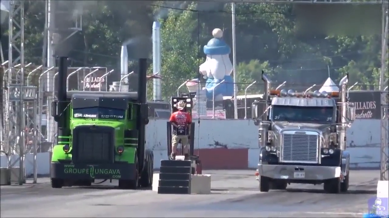 重型卡车全力加速，动力太强了