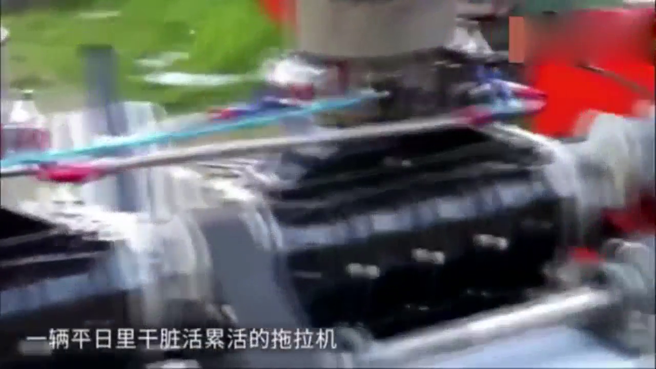 劳斯莱斯V12引擎装在拖拉机上面,一辆跑车都追不上的拖拉机