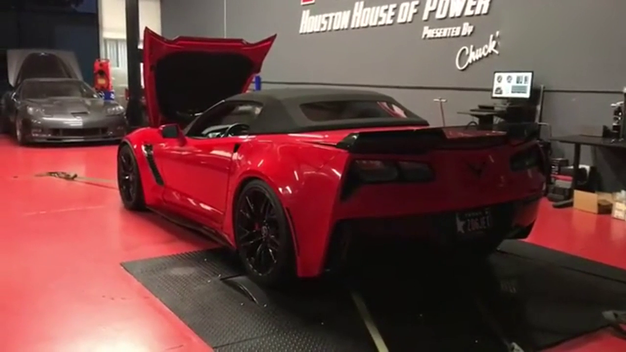 这个标志是不是很眼熟，车展测试动力，整个展厅都是劲爆的声浪