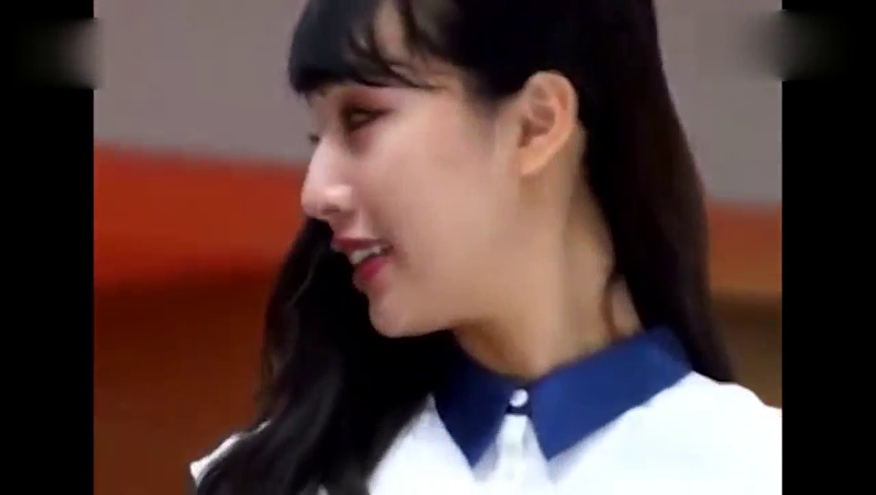 东京车展的这个车模神似白百何，你觉得像吗？